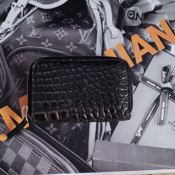 Gucci Genuine Crocodile Zippy Card Case - Picture 13 of 13